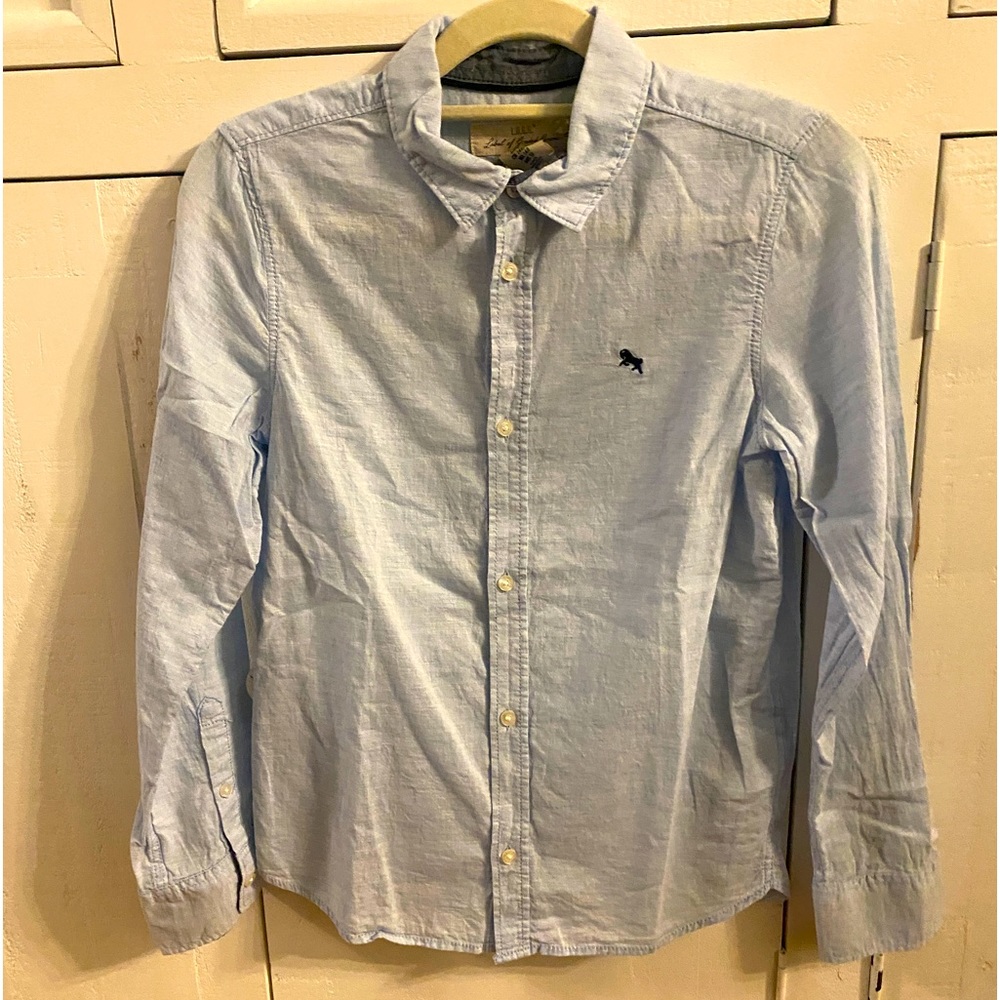 H&M chambray blue linen like dress shirt. Size 9-10 boys.